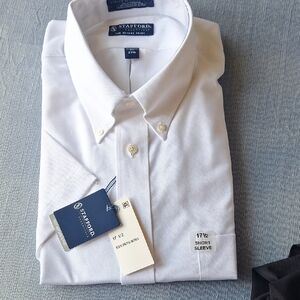 Stafford Men's Classic White Short Sleeve Dress Shirt. NWT. Neck Size 17